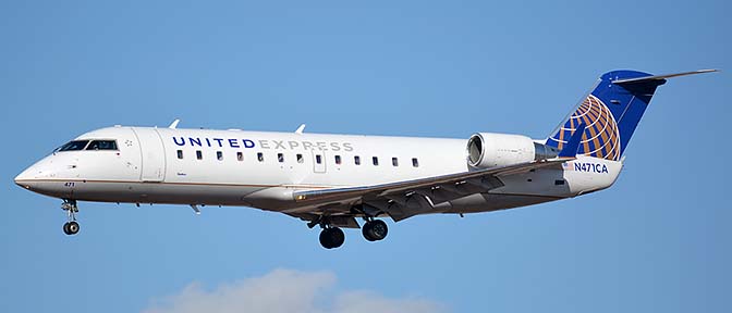 United Express Canadair CL-600-2B19 N471CA, Phoenix Sky Harbor, January 9, 2016